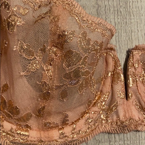 Iso matching panties - Picture 2 of 3